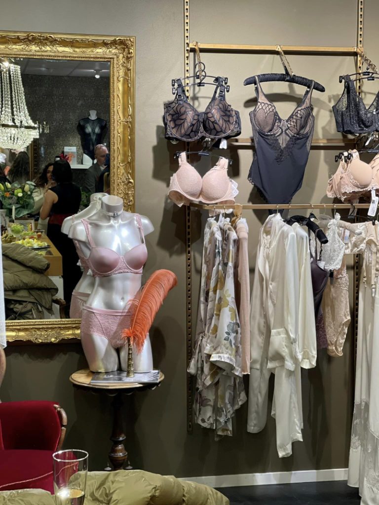 A V I A N I – Passion for Lingerie